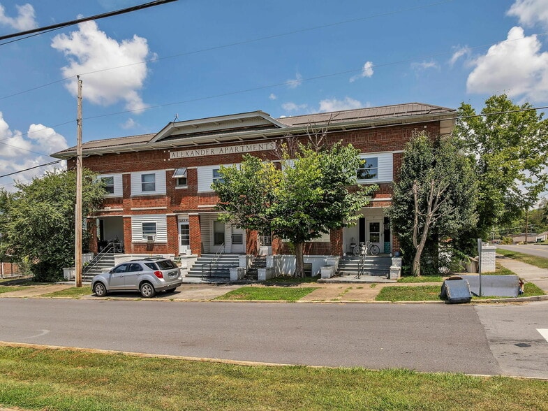 80 Units - Elizabethton, TN portfolio of 7 properties for sale on LoopNet.com - Building Photo - Image 2 of 15