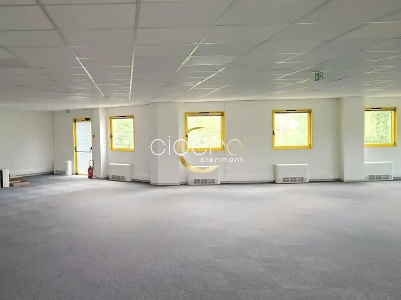 Office in Aubière for lease - Building Photo - Image 2 of 8