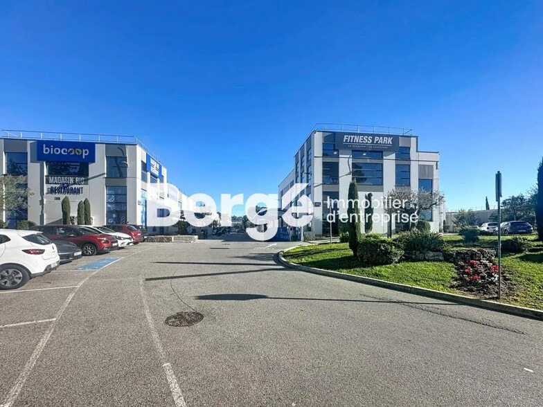 Industrial in Mougins for lease - Building Photo - Image 2 of 4