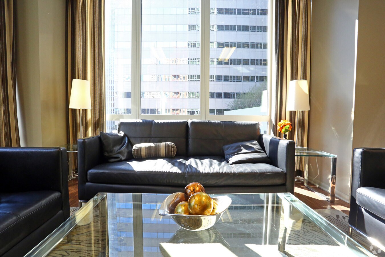 215 W Washington St, Chicago, IL 60606