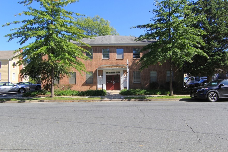 10 S Hanson St, Easton, MD for sale - Building Photo - Image 1 of 1