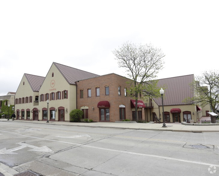 1 W State St, Geneva, IL for lease - Primary Photo - Image 1 of 2