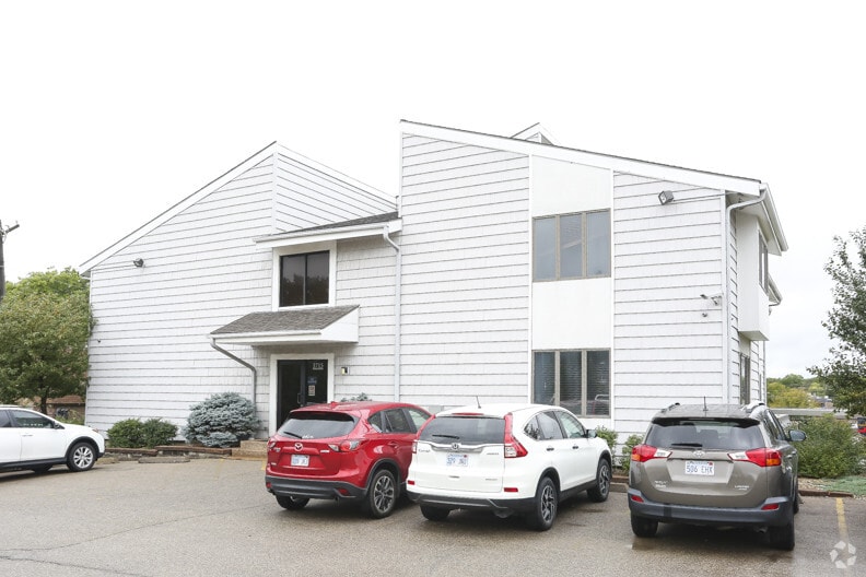 3715 SW 29th St, Topeka, KS for sale - Building Photo - Image 3 of 4