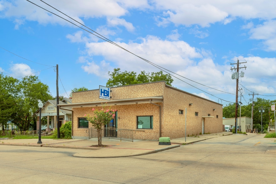 210 W 24th St, Bryan, TX for lease - Building Photo - Image 3 of 8
