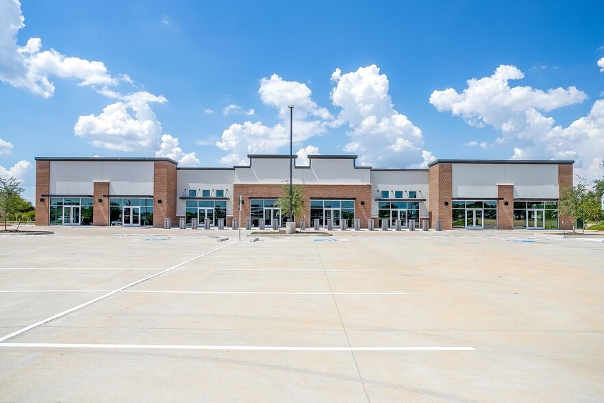 4004 E US Highway 377, Granbury, TX for lease - Building Photo - Image 3 of 19