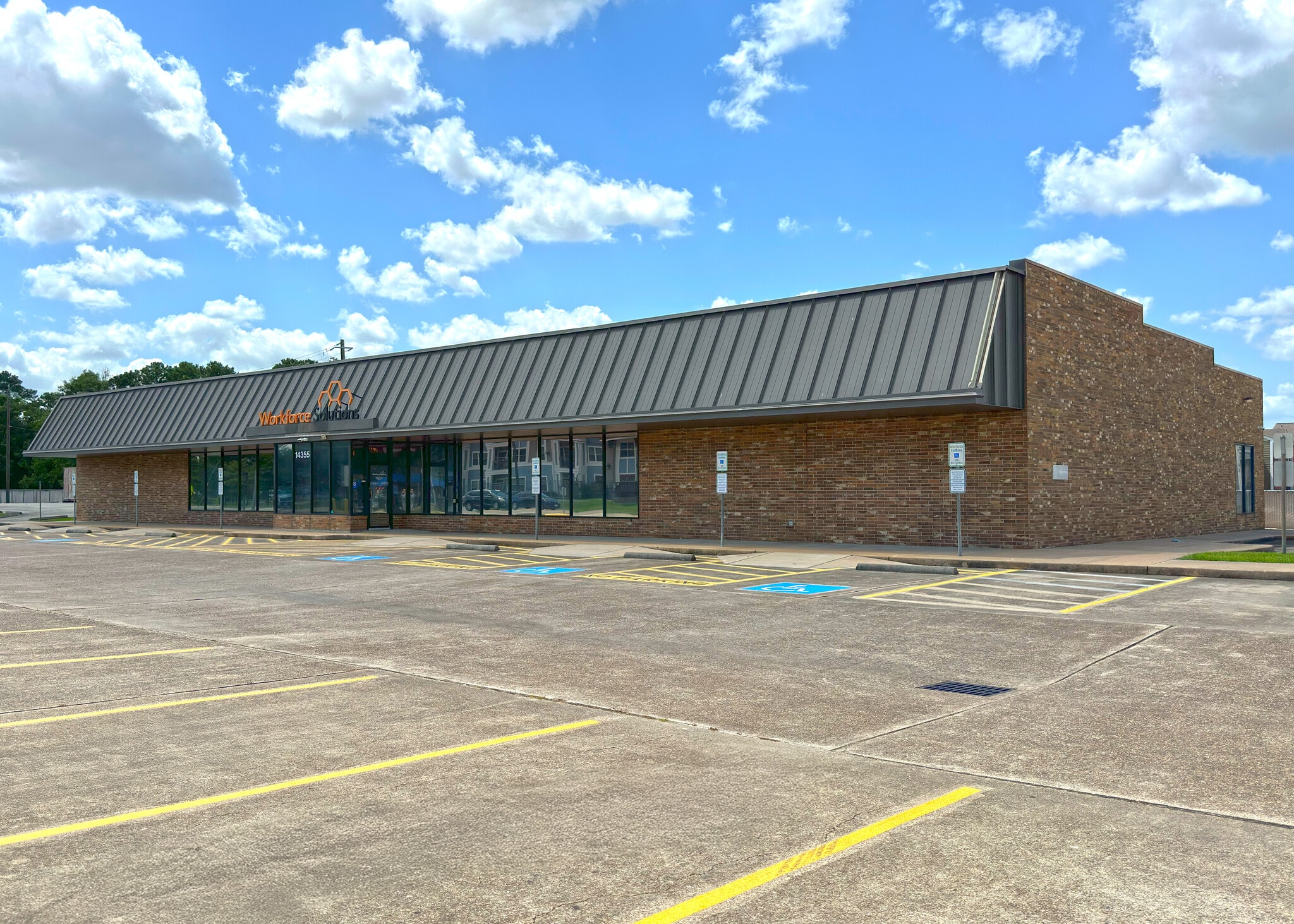 14355 Wallisville Rd, Houston, TX for lease Building Photo- Image 1 of 9