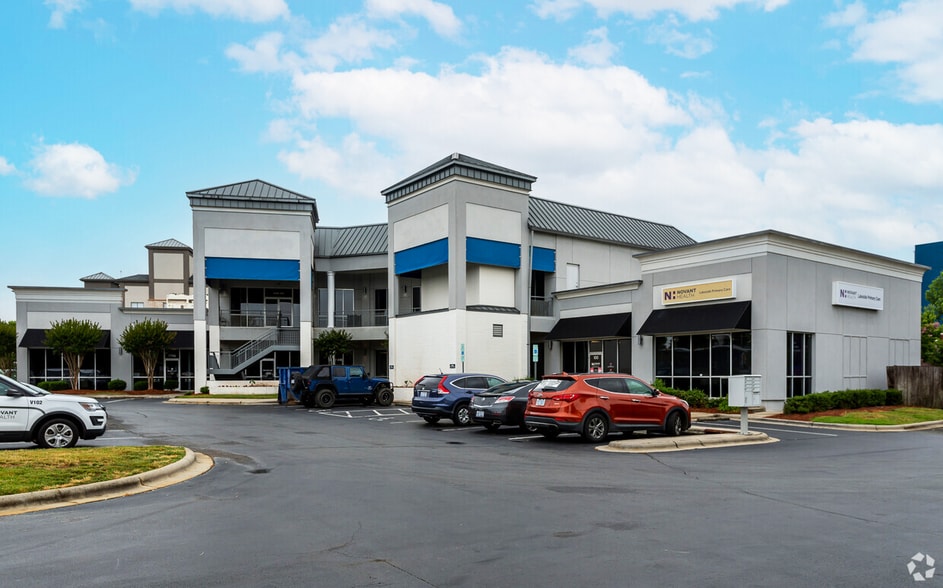 7752-7756 Gateway Ln, Concord, NC for lease - Building Photo - Image 1 of 30