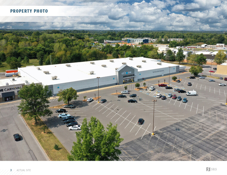 2780 Wilma Rudolph Blvd, Clarksville, TN for sale - Building Photo - Image 3 of 8