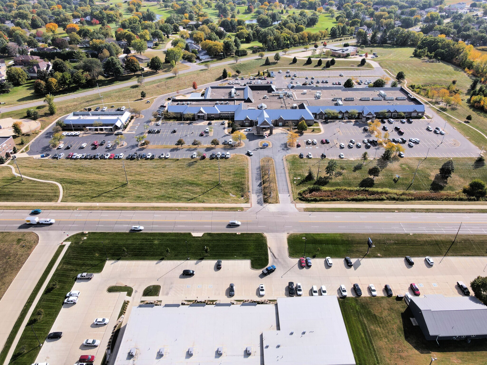 1753 W Ridgeway Ave, Waterloo, IA for sale Primary Photo- Image 1 of 1