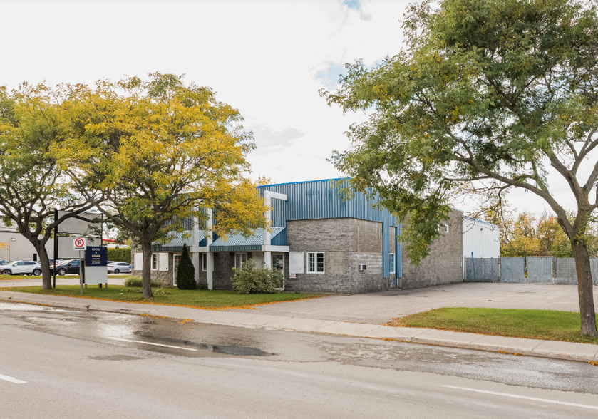 28-30 Boul De La Seigneurie E, Blainville, QC for sale - Primary Photo - Image 1 of 10