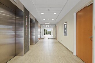 2 Pidgeon Hill Dr, Sterling, VA for lease Interior Photo- Image 2 of 8