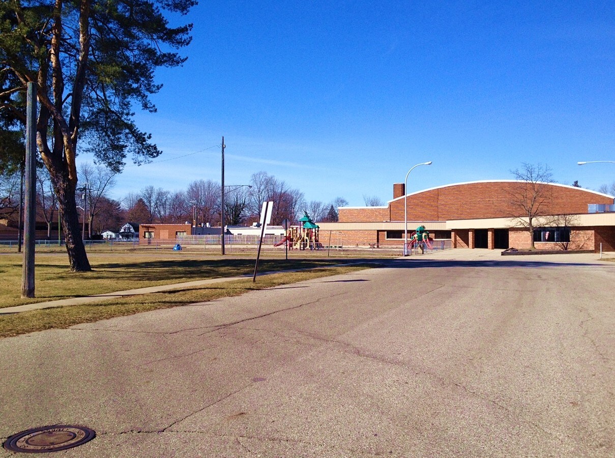 1216 Saint Clair Blvd, Algonac, MI 48001 Former Algonac Elementary