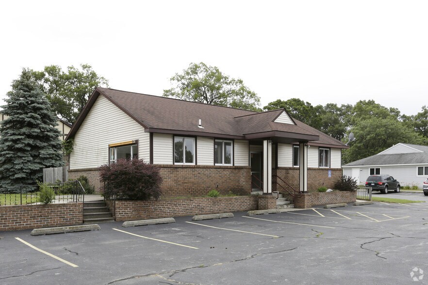 1675 Marquette Ave, Muskegon, MI 49442