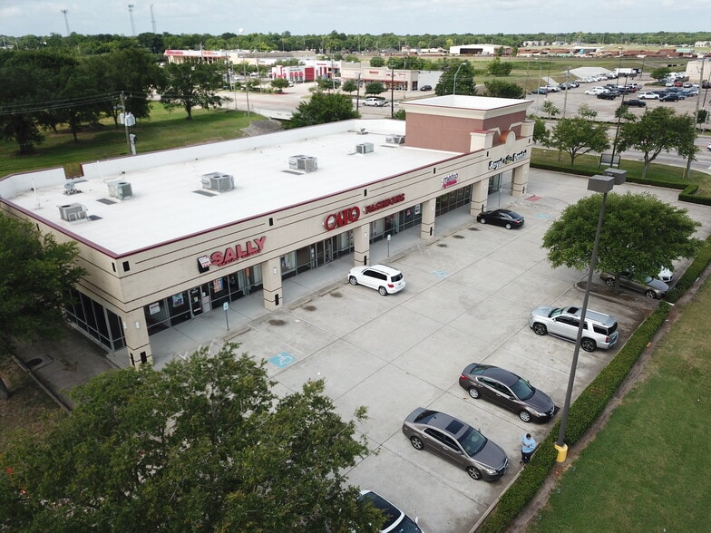 1921 N Main St, Pearland, TX for lease - Building Photo - Image 3 of 4