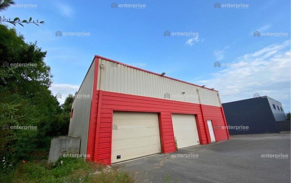 Flex in Compiègne for lease - Building Photo - Image 3 of 7