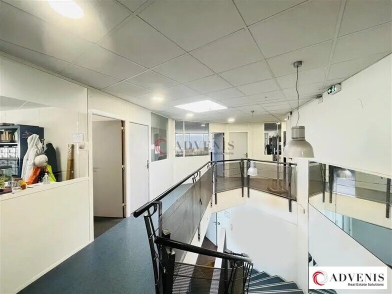 Office in Gradignan for lease - Interior Photo - Image 1 of 12