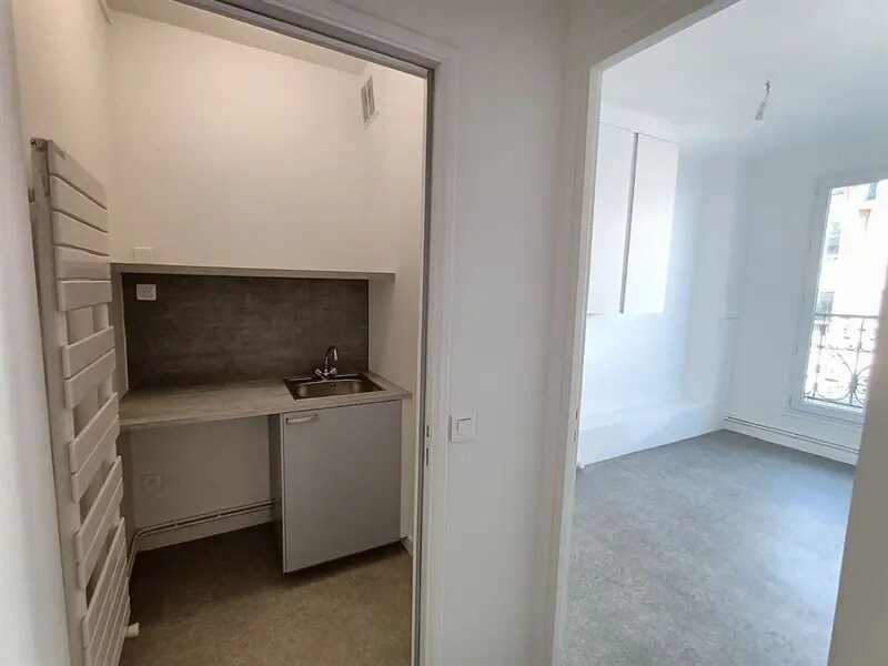 Office in Paris for lease Interior Photo- Image 1 of 9