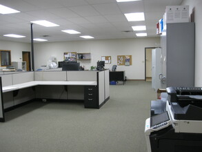 1501 N 15th Ave E, Newton, IA for lease Interior Photo- Image 2 of 4