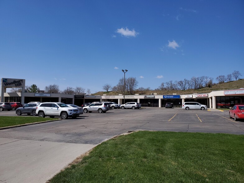 900 Woodbury Ave, Council Bluffs, IA for lease - Building Photo - Image 1 of 2