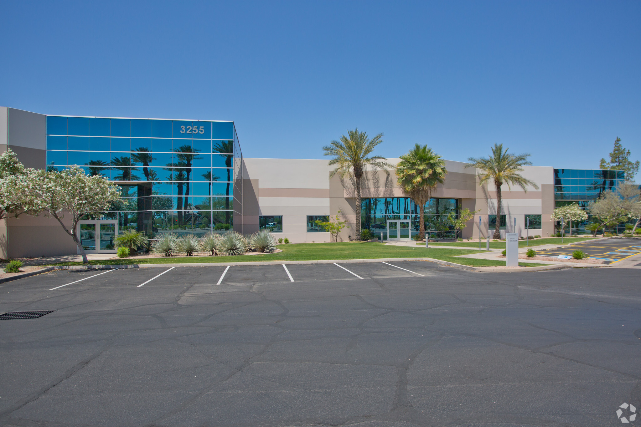 3255 E Elwood St, Phoenix, AZ for lease Building Photo- Image 1 of 9