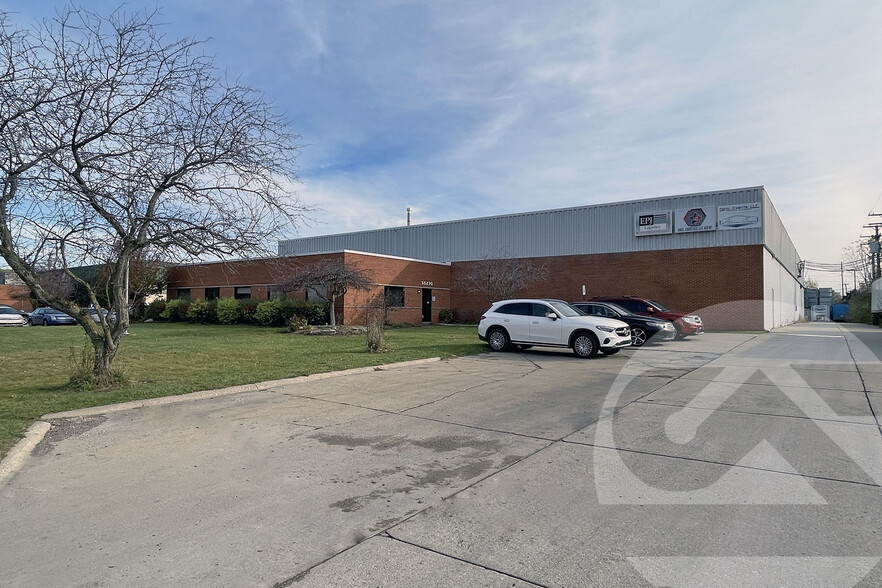 50270 E Russell Schmidt Blvd, Chesterfield, MI for lease - Building Photo - Image 1 of 2