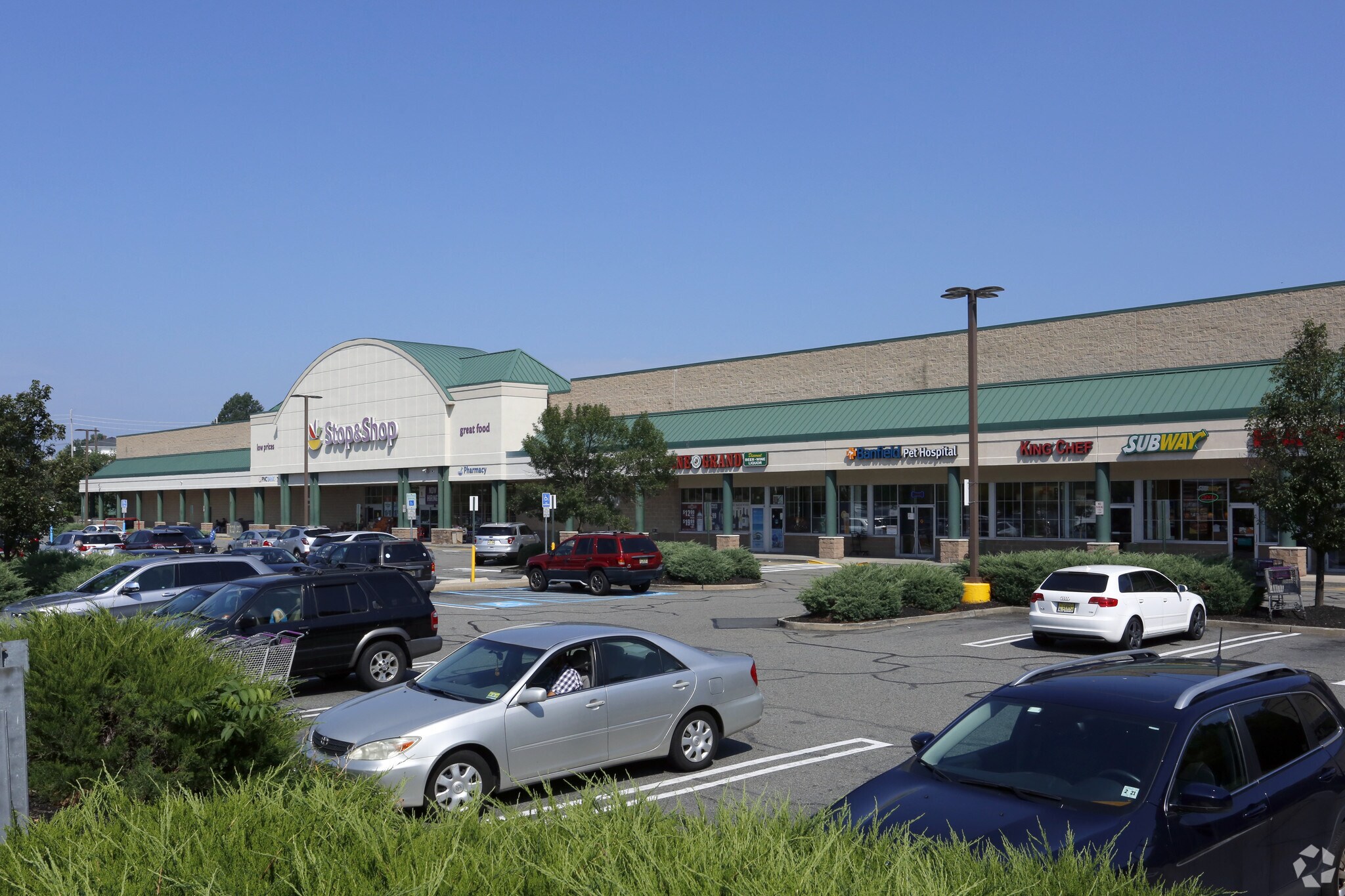 675 Paterson Ave, Carlstadt, NJ 07072 Carlstadt Commons