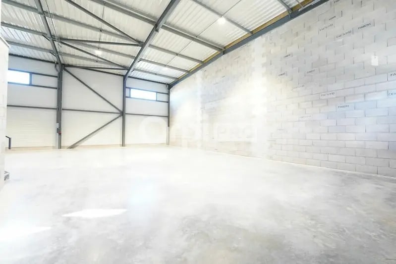 Location Local d'activités 290 m² à 1 160 m² - Photo 1