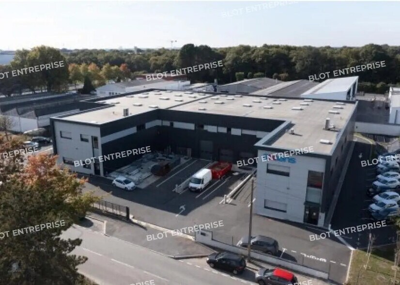 Flex in Les Sorinières for lease - Building Photo - Image 2 of 3