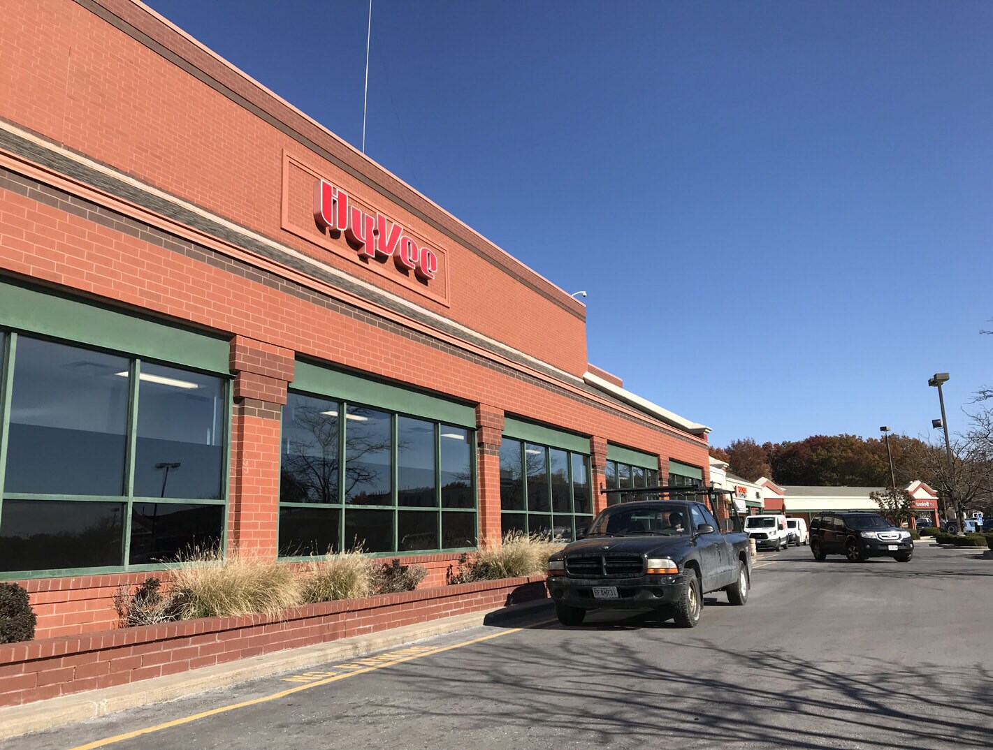 7600-7620 State Line Rd, Prairie Village, KS for lease Building Photo- Image 1 of 8