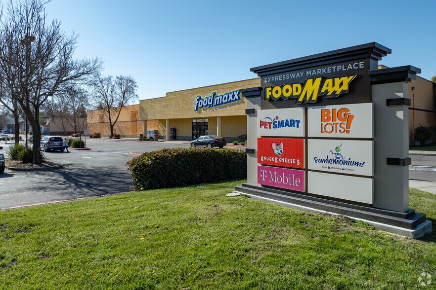565-601 Rohnert Park Expy W, Rohnert Park, CA for lease - Building Photo - Image 2 of 6