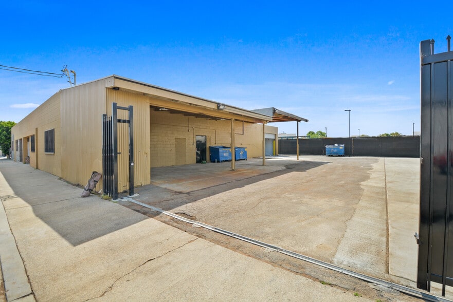 920-922 E Arlee Pl, Anaheim, CA for sale - Building Photo - Image 3 of 34