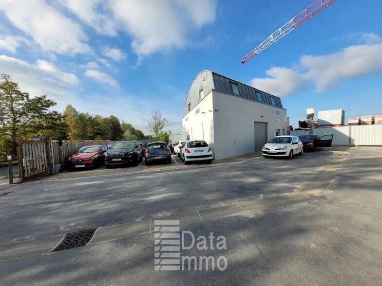Industrial in Fontenay-Trésigny for sale - Building Photo - Image 1 of 5