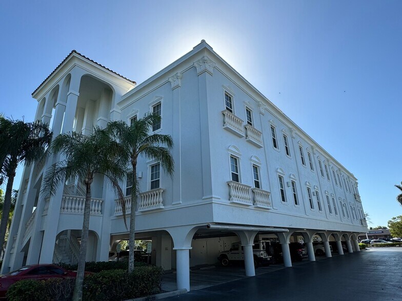 130 9th St N, Naples, FL for lease - Building Photo - Image 2 of 9