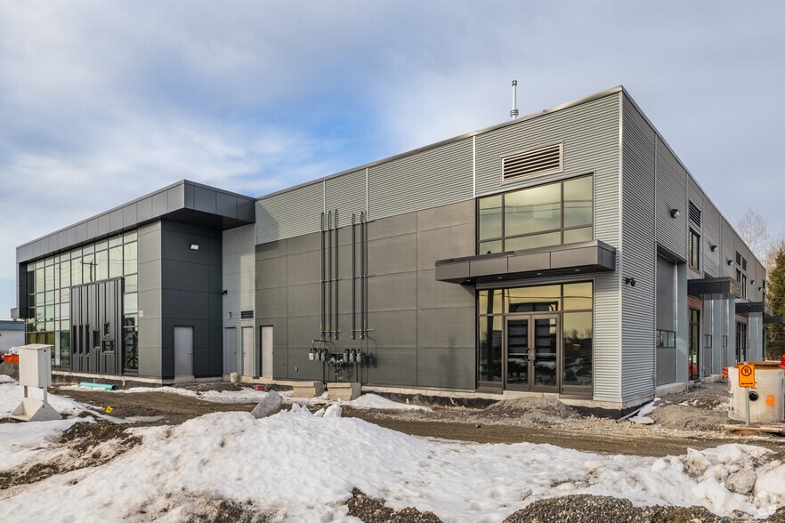 555-575 Rue de Vernon, Gatineau, QC for lease - Building Photo - Image 2 of 2