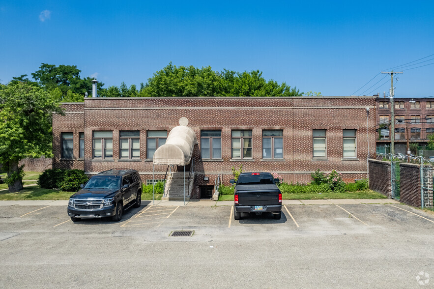 148 E Miller Ave, Akron, OH for sale - Building Photo - Image 3 of 6