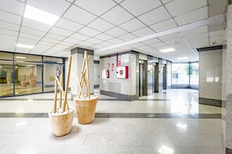 Calle Valle de Alcudia, 1, Las Rozas de Madrid, Madrid for lease Interior Photo- Image 2 of 3