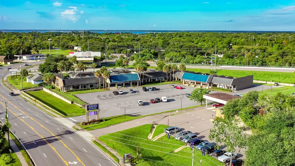 840 Deltona Blvd, Deltona, FL for lease - Building Photo - Image 1 of 6