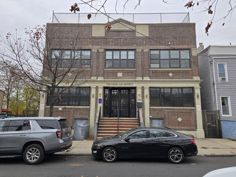 394 Hendrix St, Brooklyn, NY for lease - Building Photo - Image 2 of 30