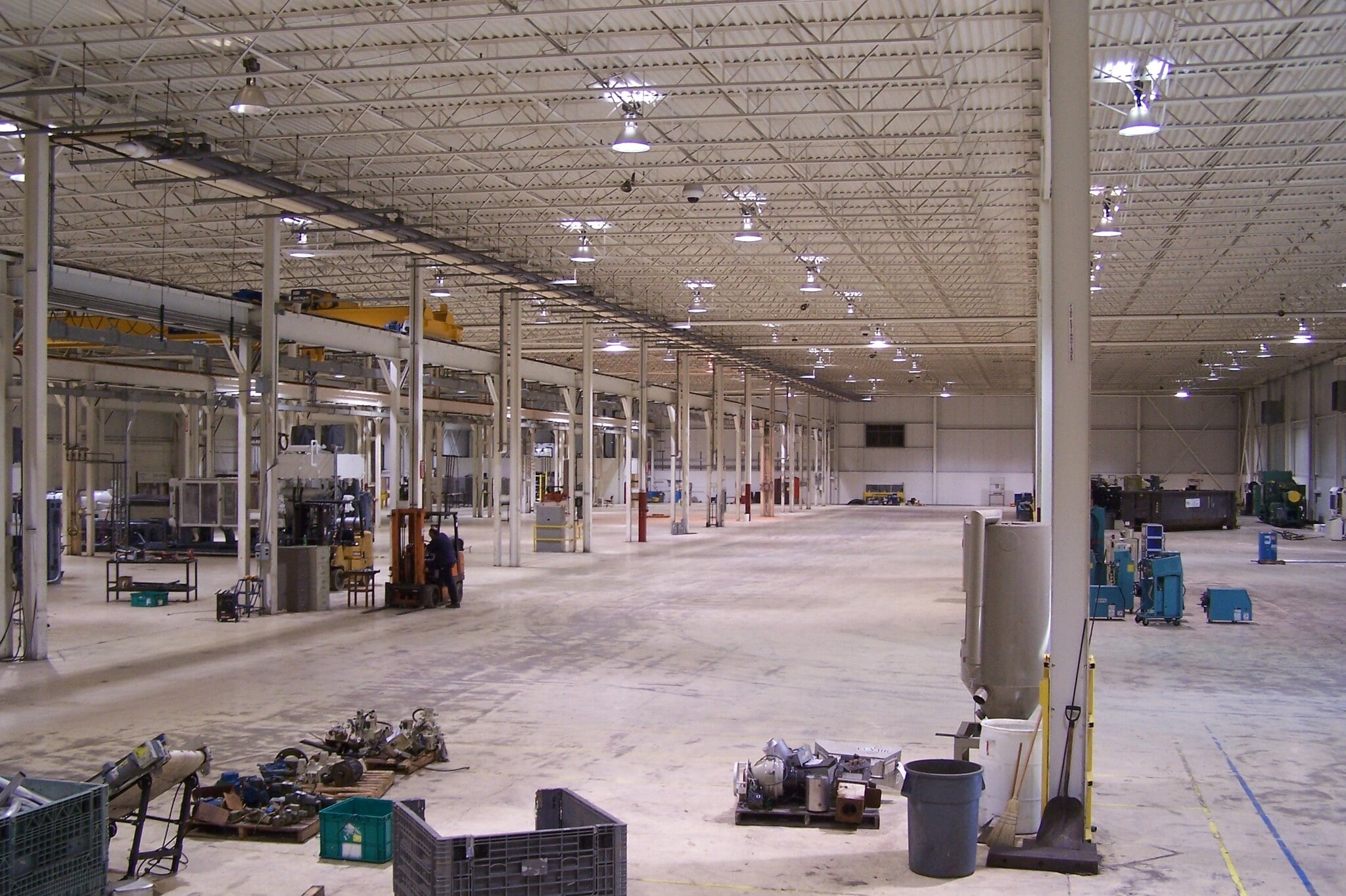 699-709 James L. Hart Pky, Ypsilanti, MI for lease Interior Photo- Image 1 of 4