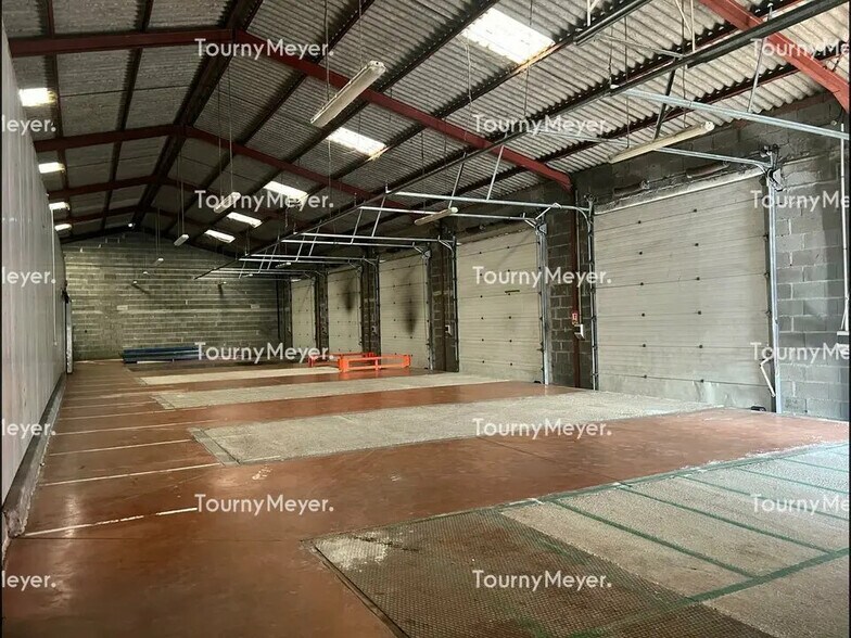 Flex in Lons for lease - Interior Photo - Image 2 of 3