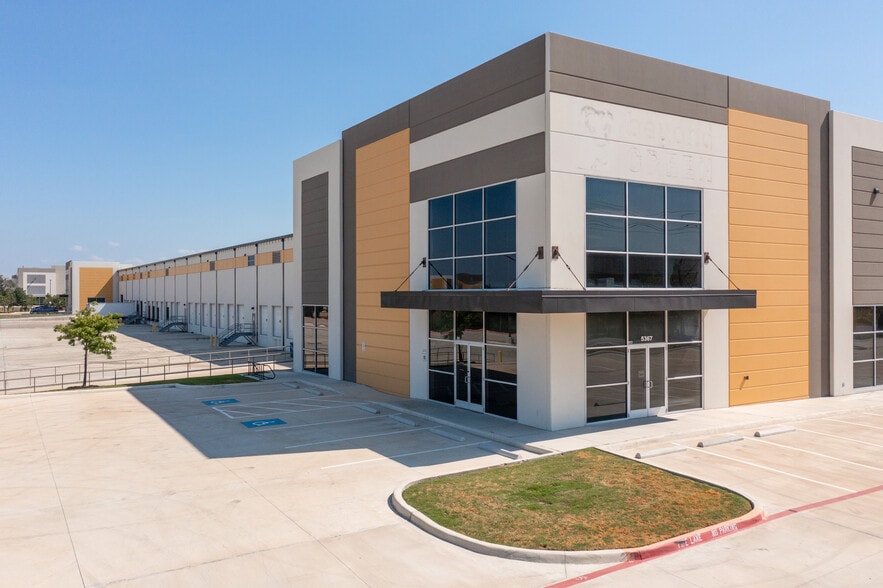 5367 Dietrich Rd, San Antonio, TX for lease - Building Photo - Image 1 of 7