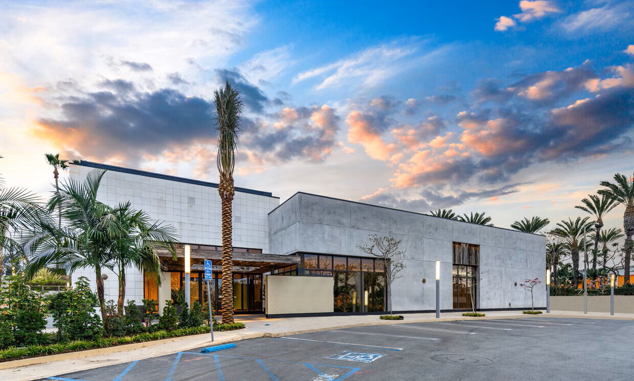 800 S Pacific Coast Hwy, El Segundo, CA for lease Building Photo- Image 1 of 16