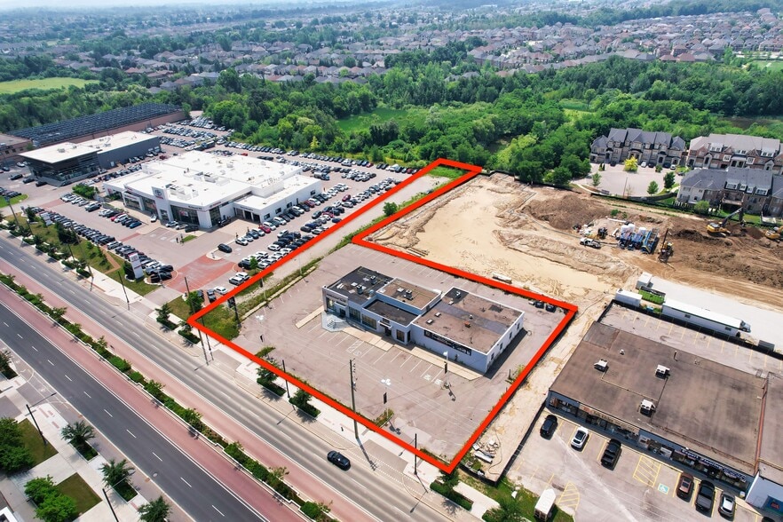 11262 Yonge St, Richmond Hill, ON for sale - Building Photo - Image 2 of 15