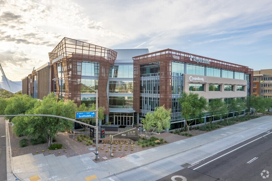 1355 N Scottsdale Rd, Scottsdale, AZ for lease - Primary Photo - Image 1 of 18