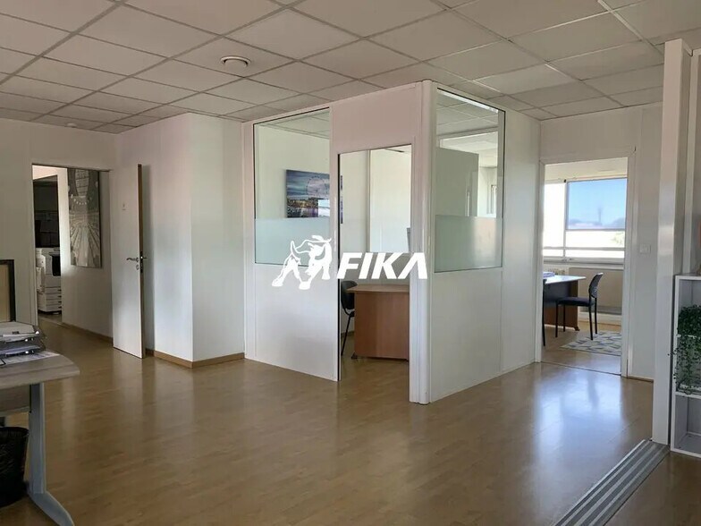 Office in Labège for lease - Interior Photo - Image 2 of 9