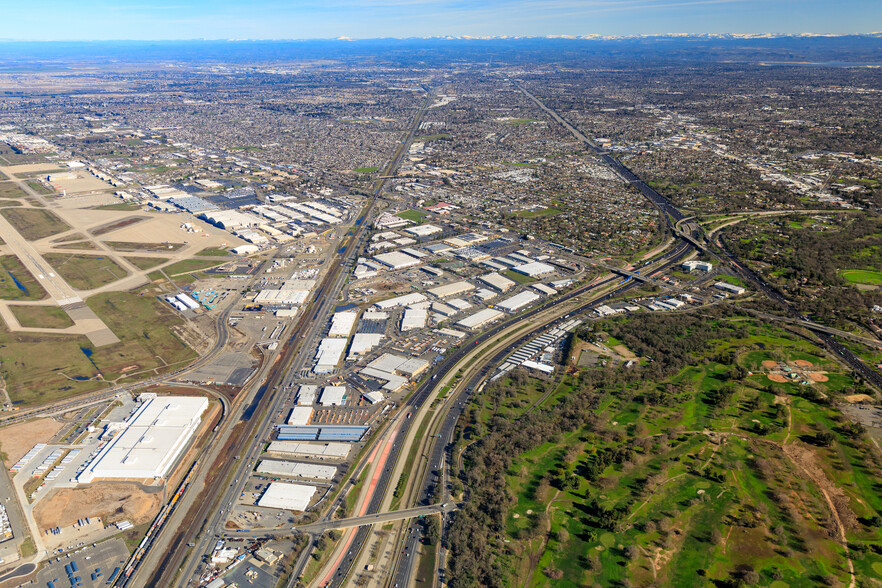 4250 Roseville Rd, North Highlands, CA for sale - Building Photo - Image 3 of 10