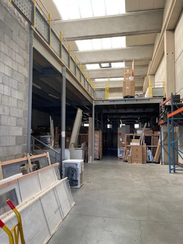 Industrial in Le Muy for lease Interior Photo- Image 1 of 12