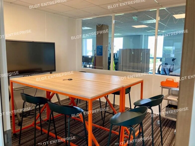 Office in Cesson-Sévigné for lease - Interior Photo - Image 3 of 16
