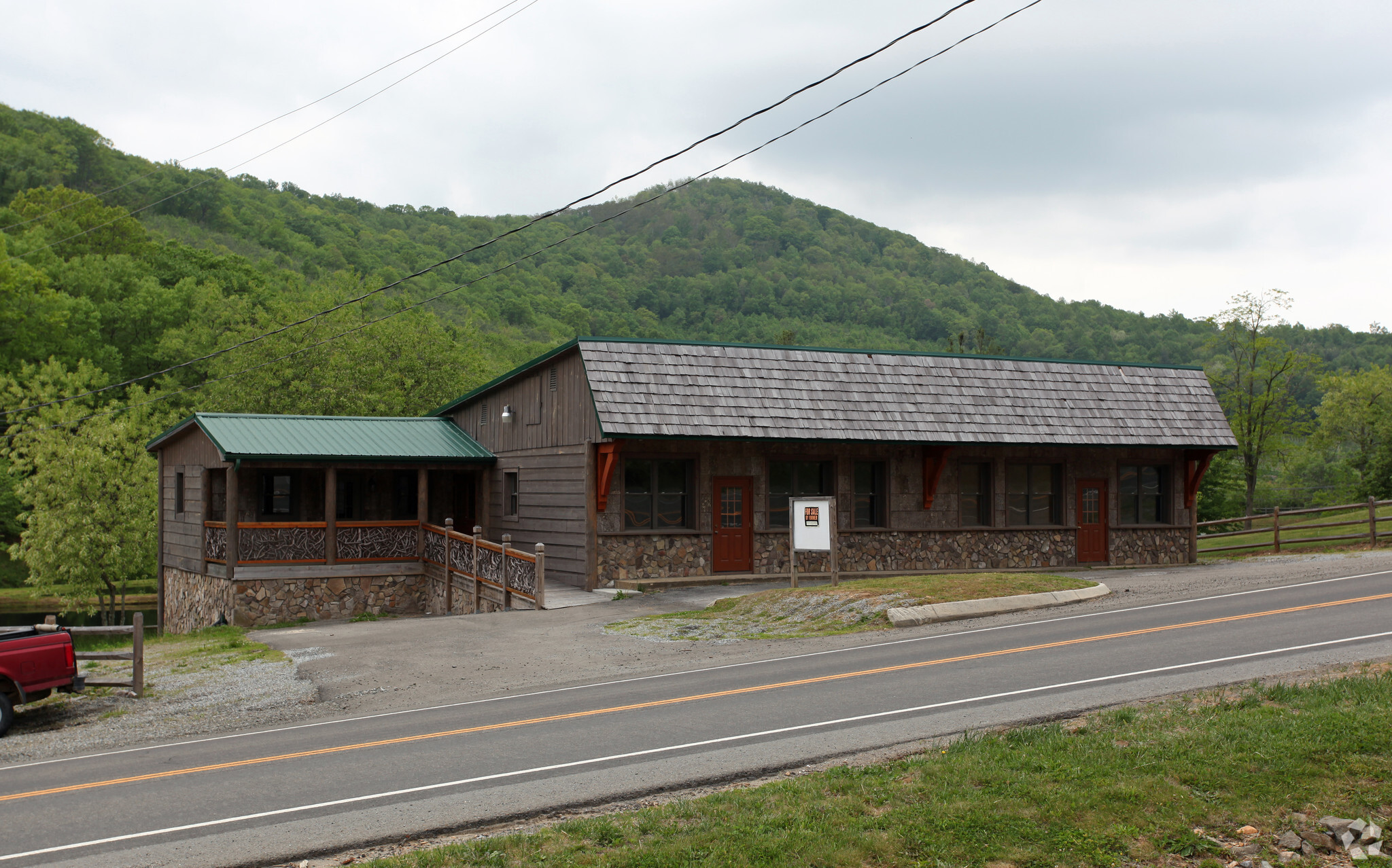 1087 N US 21 Hwy, Sparta, NC for sale Primary Photo- Image 1 of 1