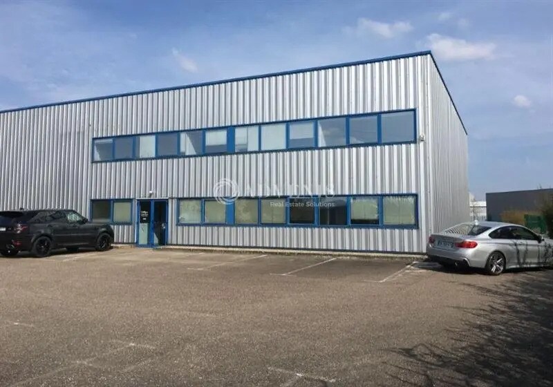 Office in La Maxe for lease - Building Photo - Image 1 of 5